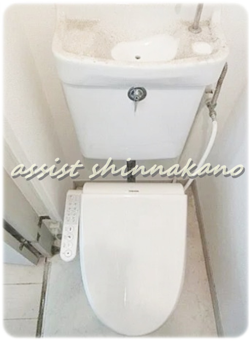 トイレ　クリーニング前の写真です