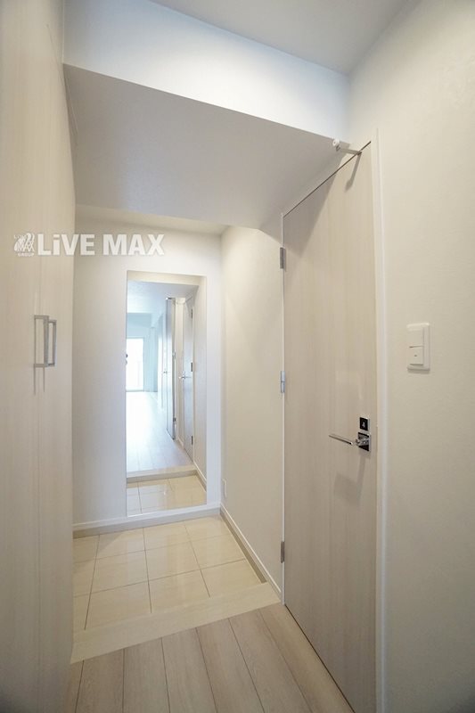 玄関　※同マンション参考写真