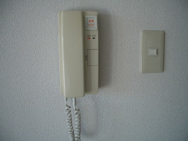 セキュリティ　受話器付きインターホンです