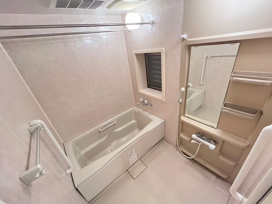 バス・シャワールーム　※別部屋の写真です