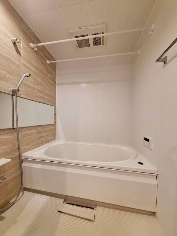 バス・シャワールーム　★追焚機能　浴室乾燥機付き★