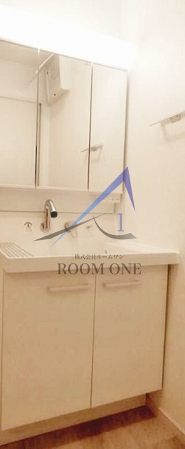 洗面設備　独立洗面台です。