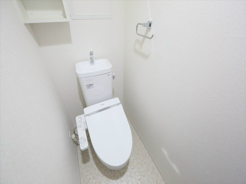 トイレ　温水洗浄暖房便座付トイレ