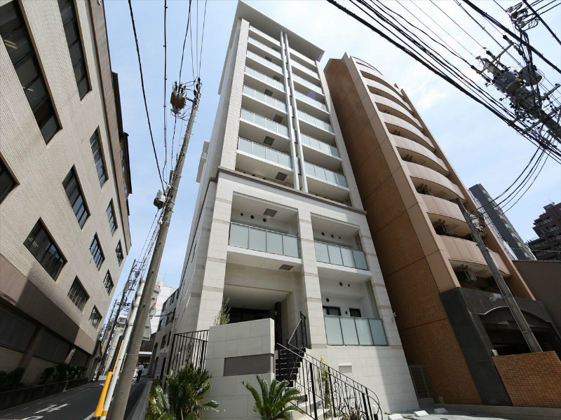 建物外観　外観　オートロック　防犯カメラ　宅配BOX