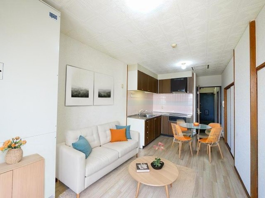 居室・リビング　こちらのリビングで趣味の時間をお楽しみください