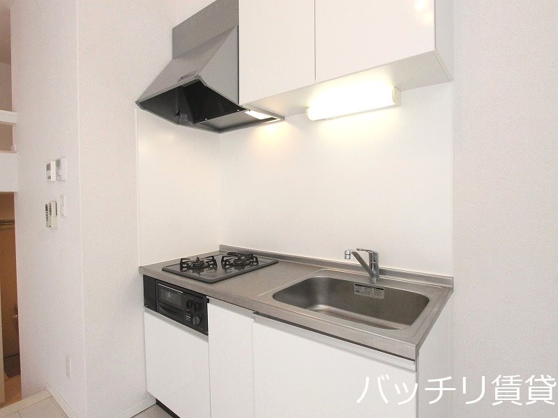 キッチン　別号室タイプの為、現状を優先致します。