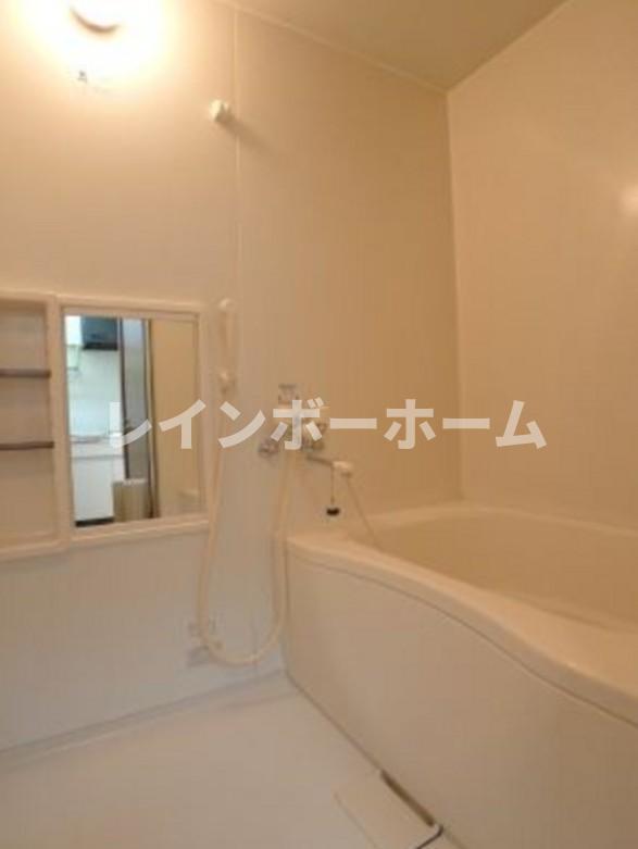 バス・シャワールーム　落ち着いた空間のお風呂です