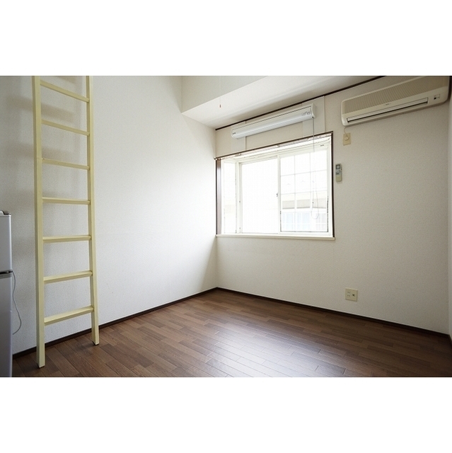 居室・リビング　東向きのお部屋です