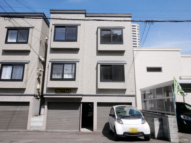 建物外観　◆駅徒歩3分の好立地！◆この家賃帯には希少なエアコン付き！