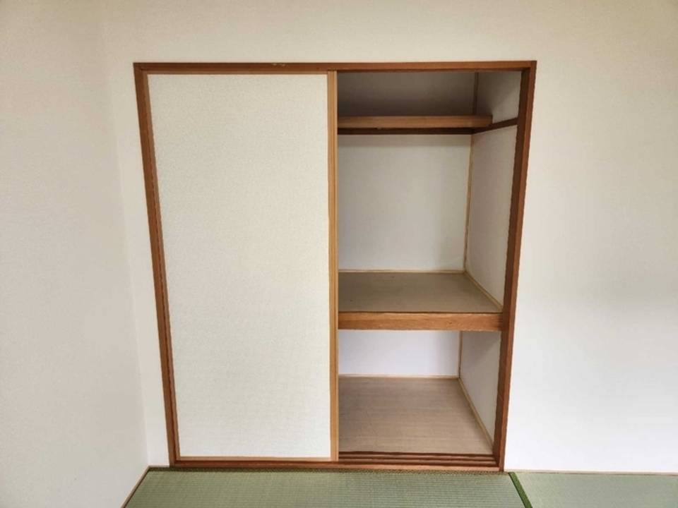 収納　押入れ