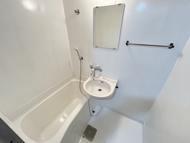 バス・シャワールーム　同マンション別部屋