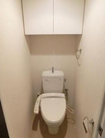 トイレ　同タイプ部屋　参考写真です