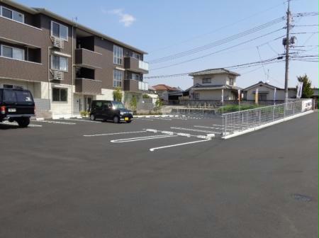 駐車場　駐車場