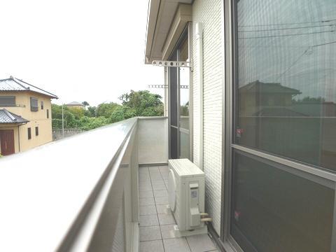 バルコニー　お洗濯物も干せちゃいます!!