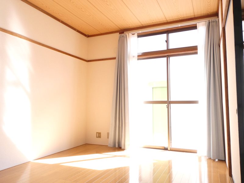 居室・リビング　写真は206号室です（参考）