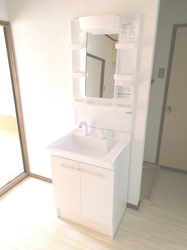 洗面設備　写真は206号室です（参考）