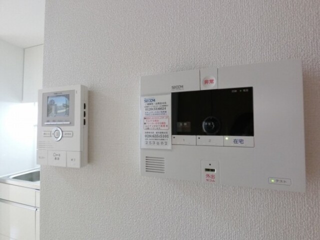セキュリティ　セコムと録画機能付カラーモニターインターホン