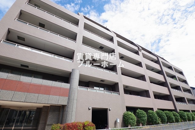 建物外観　鉄筋コンクリート造6階建てのマンションです！