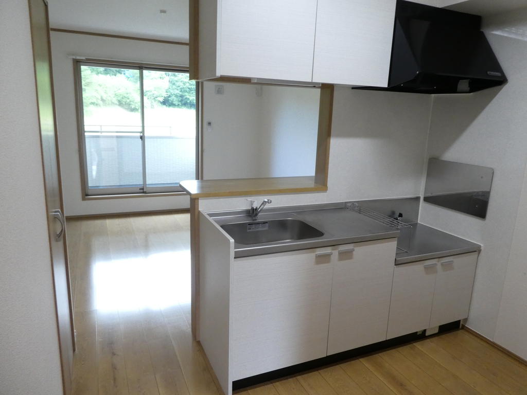 キッチン　写真・動画・パノラマは同物件別部屋のものです。