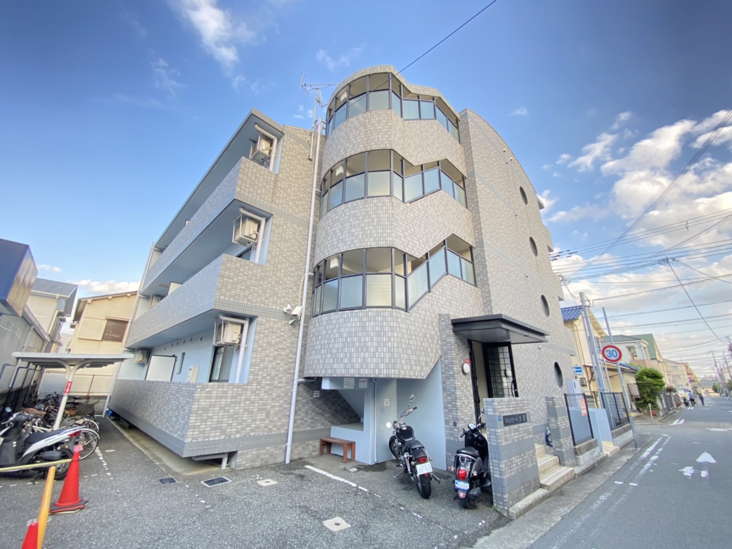 マリンコート大町の外観写真