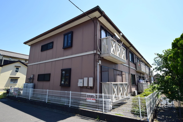建物外観　～住環境良好ですっ～