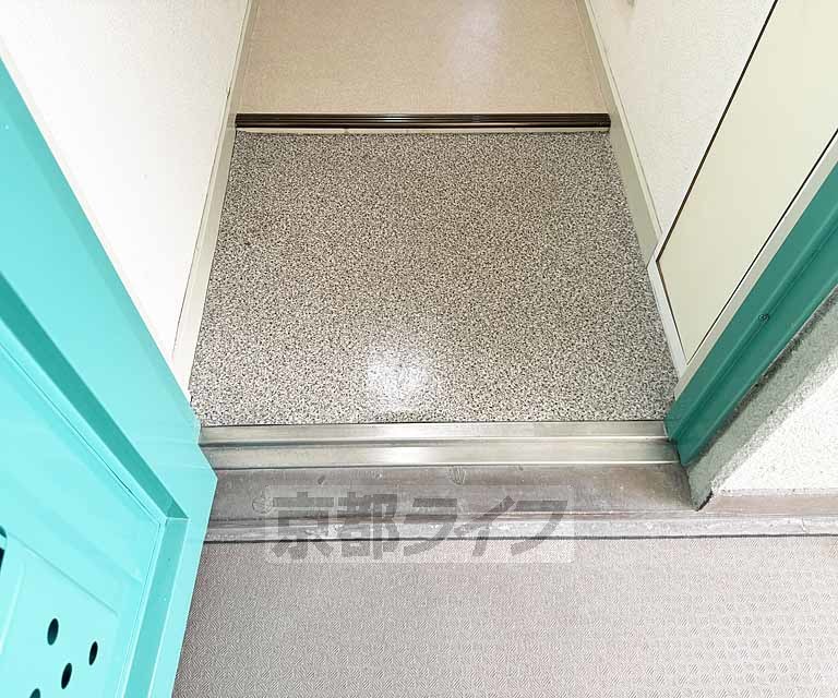 レスポワール山科の玄関写真