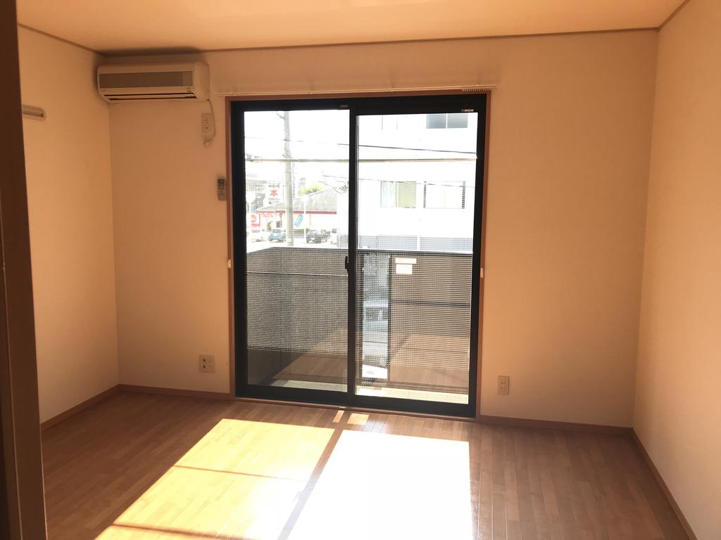 居室・リビング　８帖洋室　ロフト付き