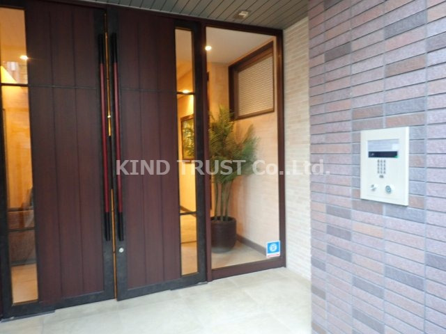 エントランス　清潔なエントランスです