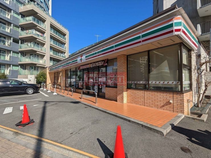 コンビニ　セブンイレブン渋谷本町3丁目店（コンビニ）まで200m