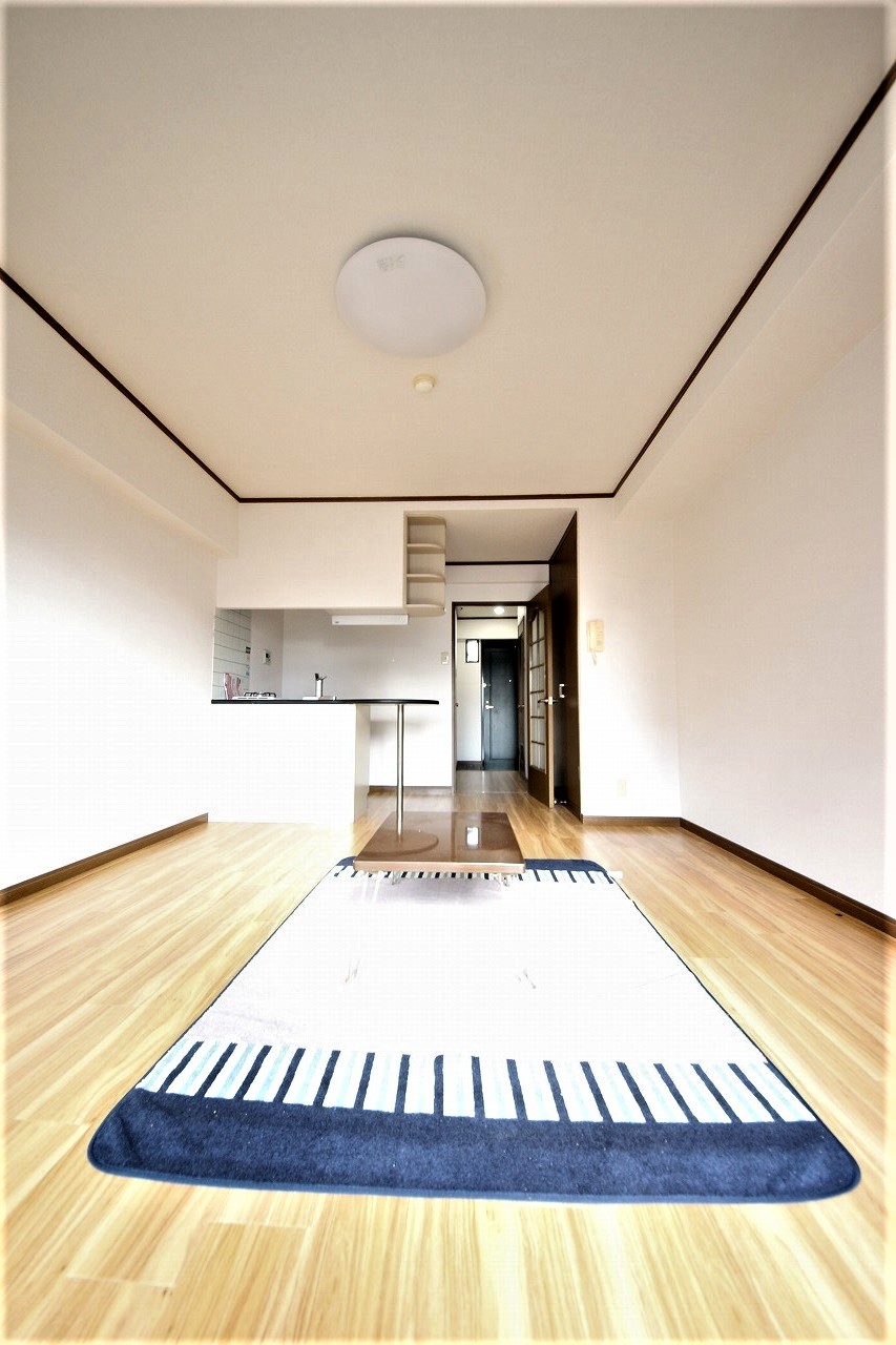 居室・リビング　※写真は同タイプの別部屋です（以下同）※