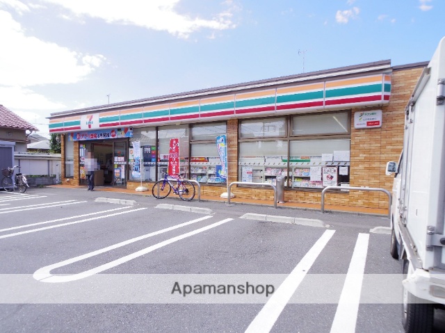 コンビニ　セブンイレブン（コンビニ）まで686m