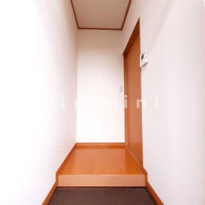 【熊本市中央区黒髪のアパートの玄関】