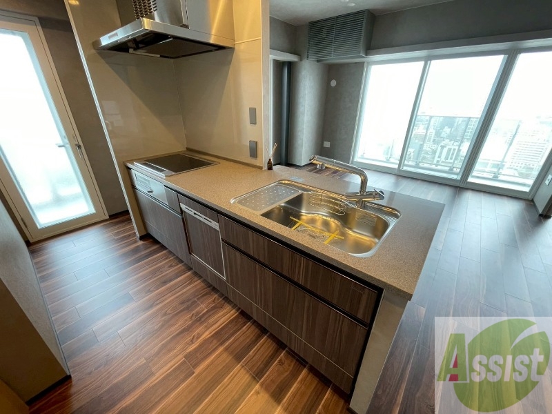 キッチン　３口システムキッチンなので、すぐお料理に使えます！