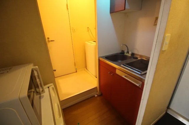 キッチン　同物件、別号室のものです。