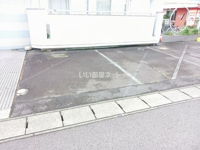 【各務原ハイツの駐車場】