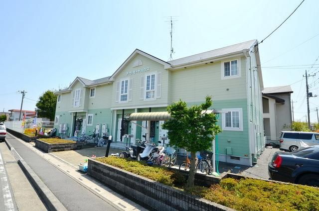 比企郡吉見町東野のアパートの建物外観