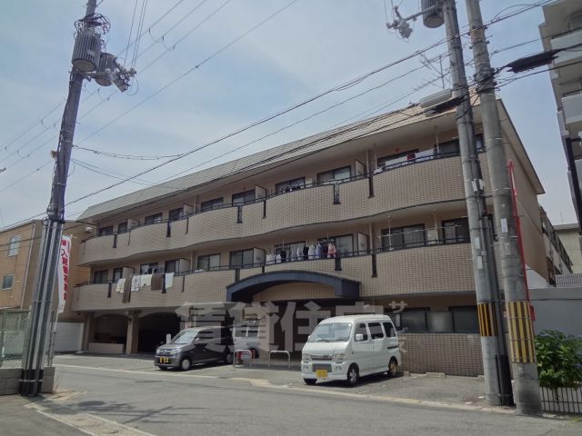 京都市山科区東野八反畑町のマンションの建物外観