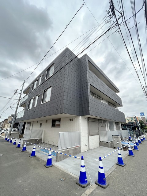 【狭山市富士見のマンションの建物外観】