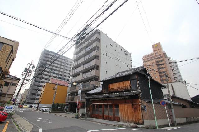 ノイエシュトラッセ山木田ビルの建物外観