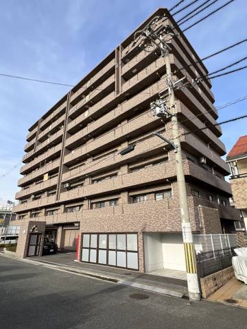 東大阪市長田西のマンションの建物外観