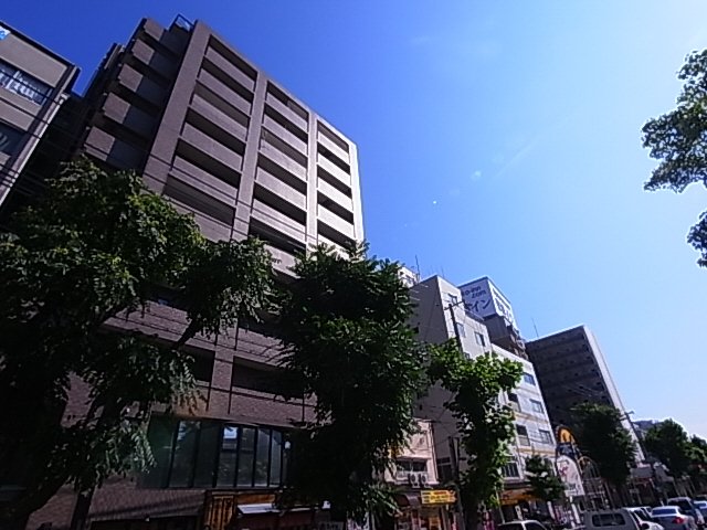 神戸市兵庫区西上橘通のマンションの建物外観