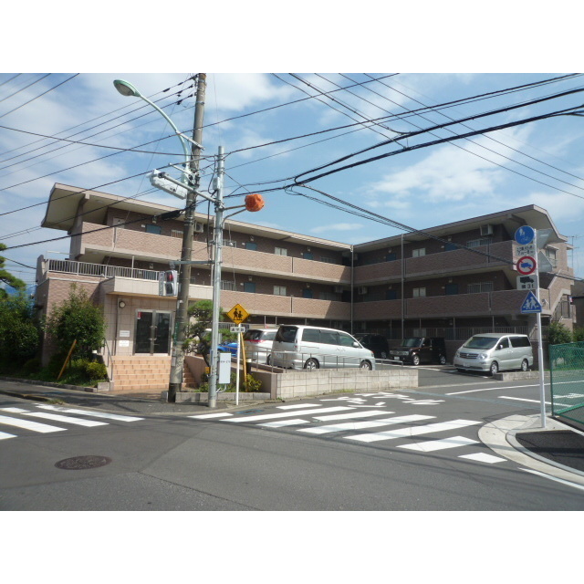 リヴェールつくし野の建物外観