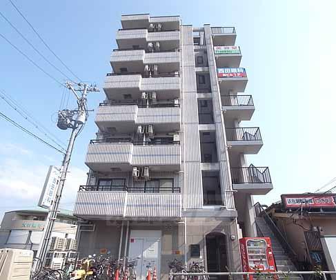 【エリーフラッツ西京極の建物外観】