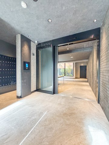 エントランス　共用のエントランス部分☆