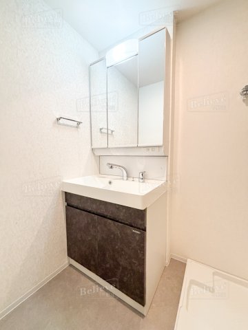 洗面設備　綺麗で明るい洗面所です☆