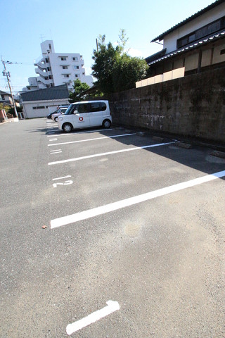 【モナリエ香住ヶ丘の駐車場】