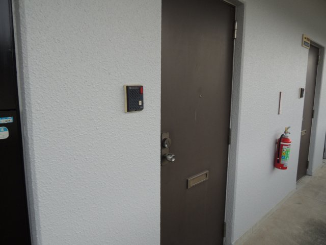玄関　玄関ドア