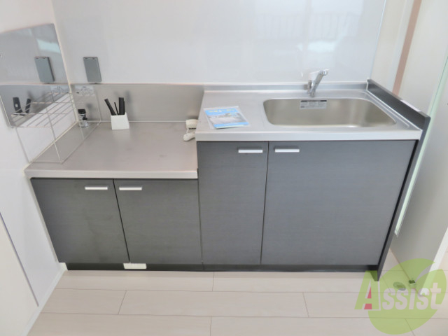 キッチン　キッチンは大きめのものが付いておりますので安心です