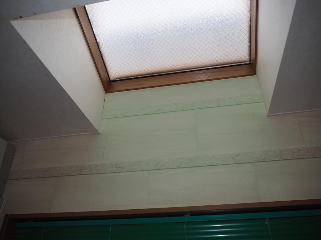 セキュリティ　ブラインドをあげなくてもある程度の採光を取ることが可能です。