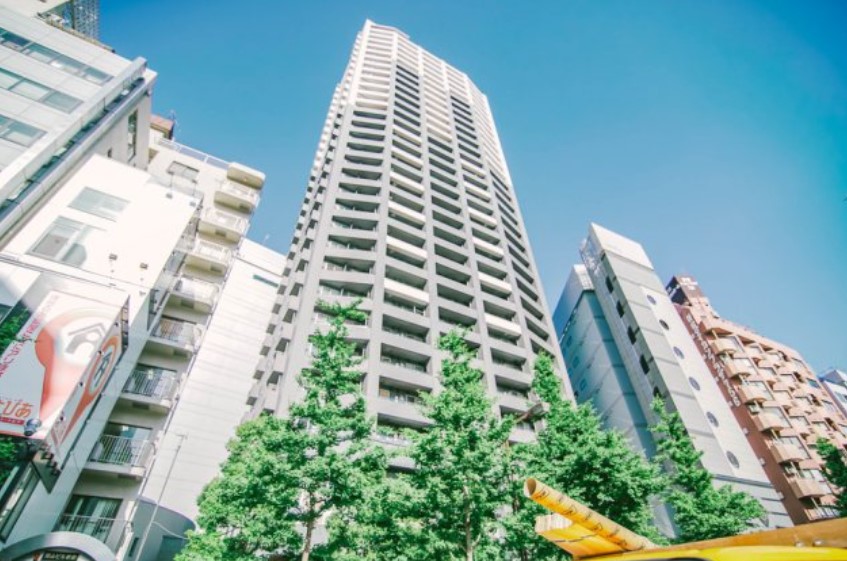 新宿区西新宿のマンションの建物外観